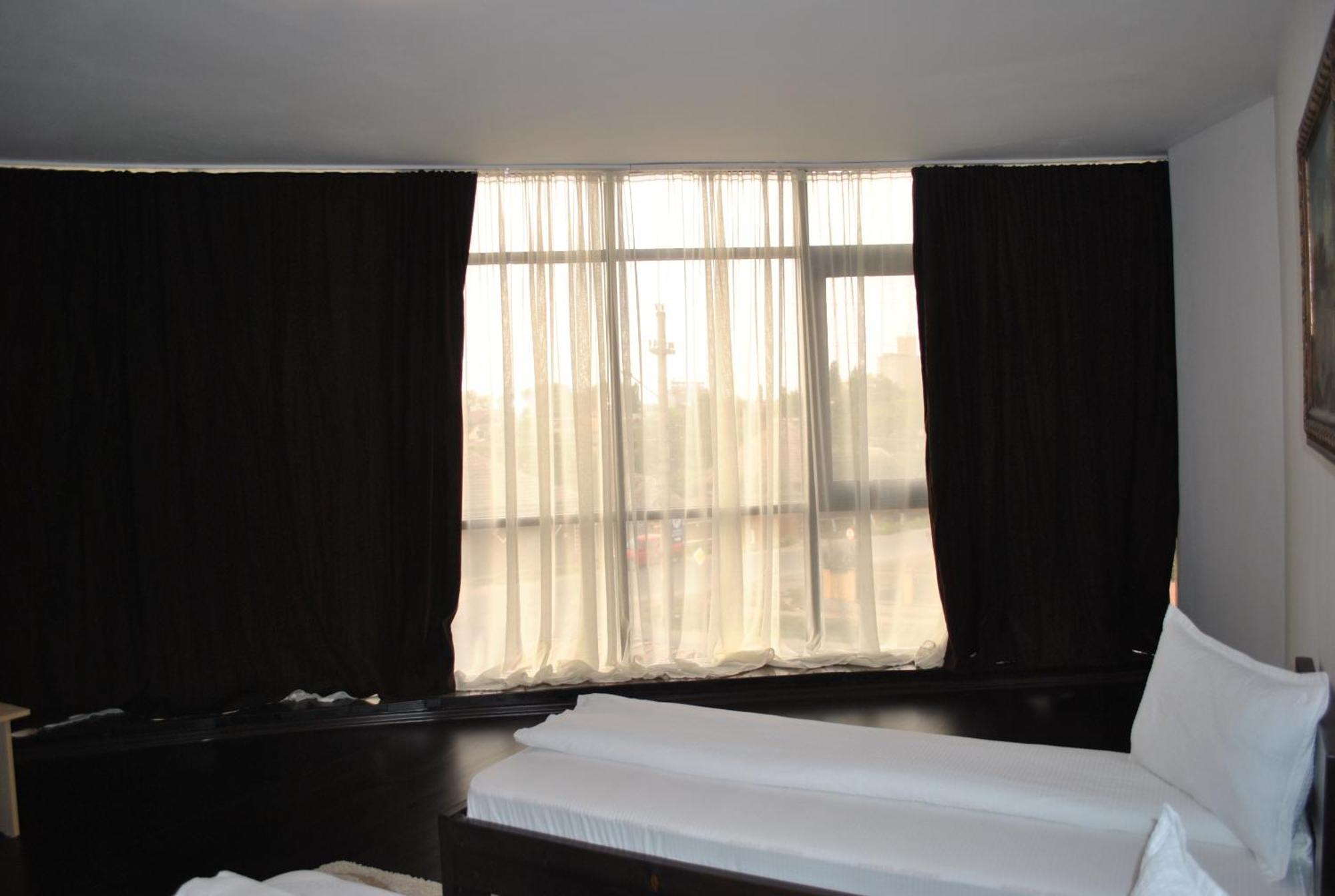 Hotel Taverna Pecicana Zewnętrze zdjęcie
