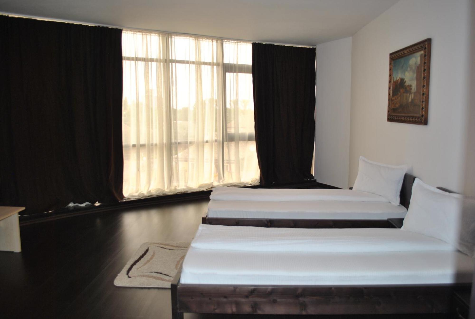 Hotel Taverna Pecicana Zewnętrze zdjęcie