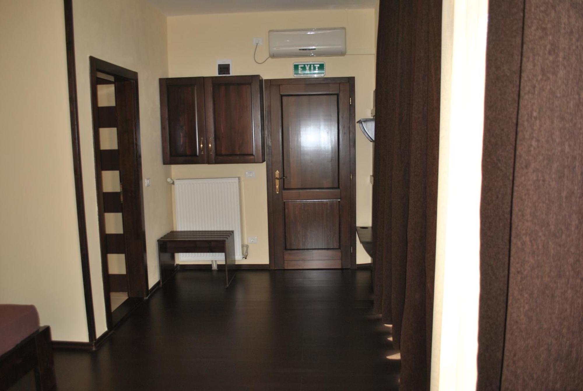 Hotel Taverna Pecicana Zewnętrze zdjęcie